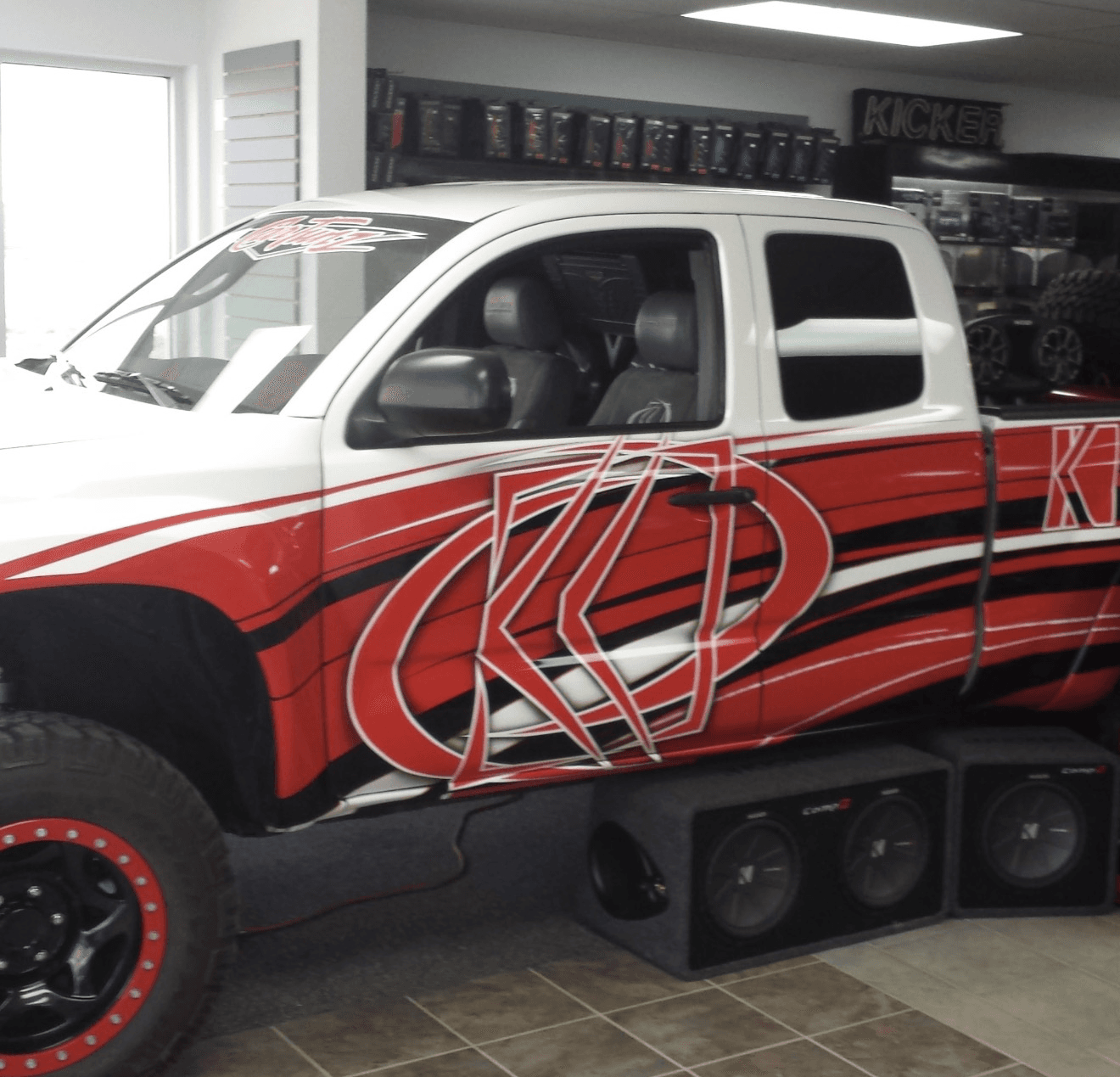 Kicker Toyota Tundra - Image 1